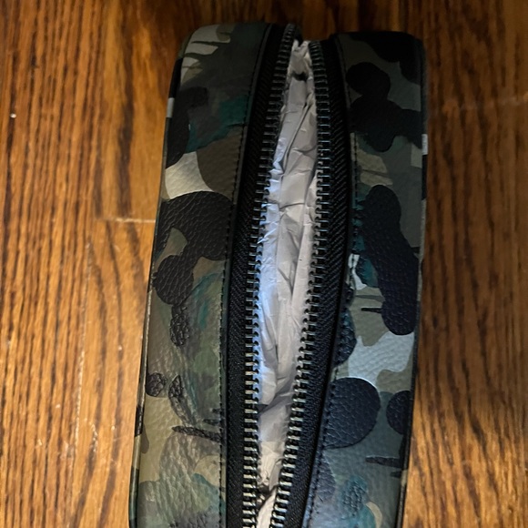 NWT Coach XL Leather trim camo lined tote 6 set—-price drop for today only - Picture 10 of 16